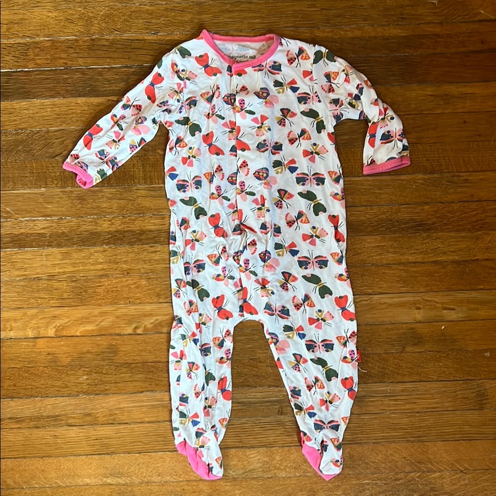 Magnetic Me Butterfly Footies